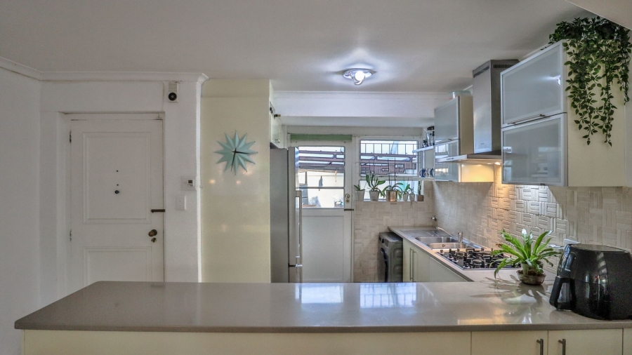 To Let 3 Bedroom Property for Rent in Wynberg Upper Western Cape